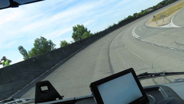 Renault Trucks también utiliza en sus test una pista oval de alta velocidad.
